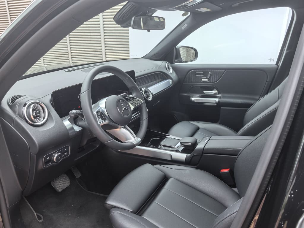 MERCEDES BENZ GLB 2024