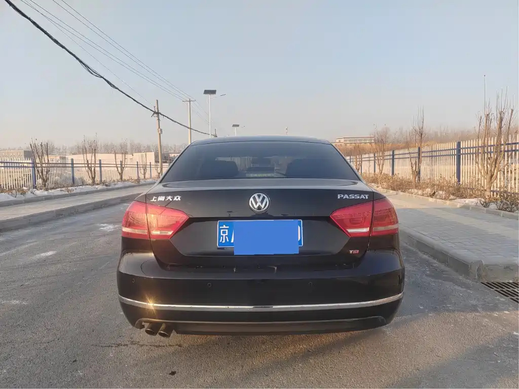 VOLKSWAGEN PASSAT 2015