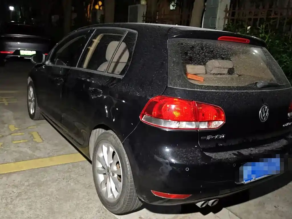 VOLKSWAGEN GOLF 2012