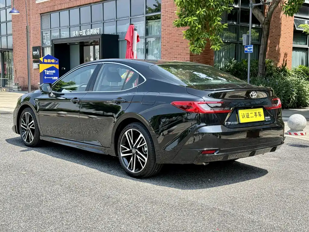 TOYOTA CAMRY 2024