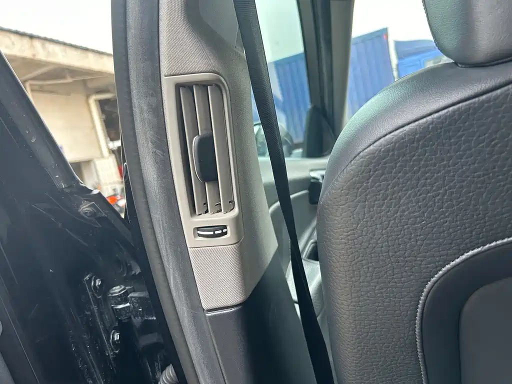 VOLVO V60 2013