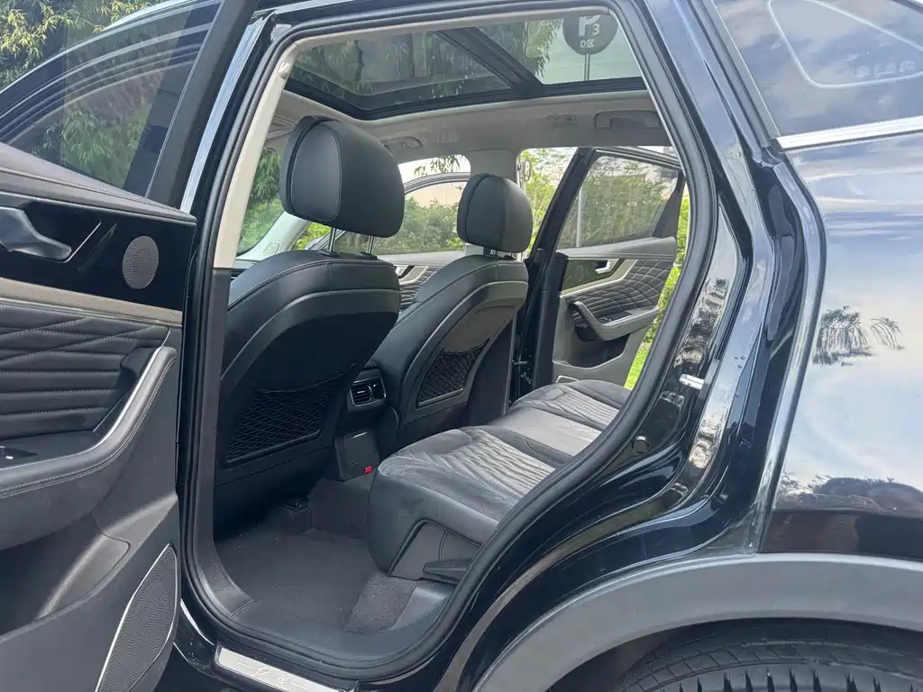 HONGQI HS5 2022