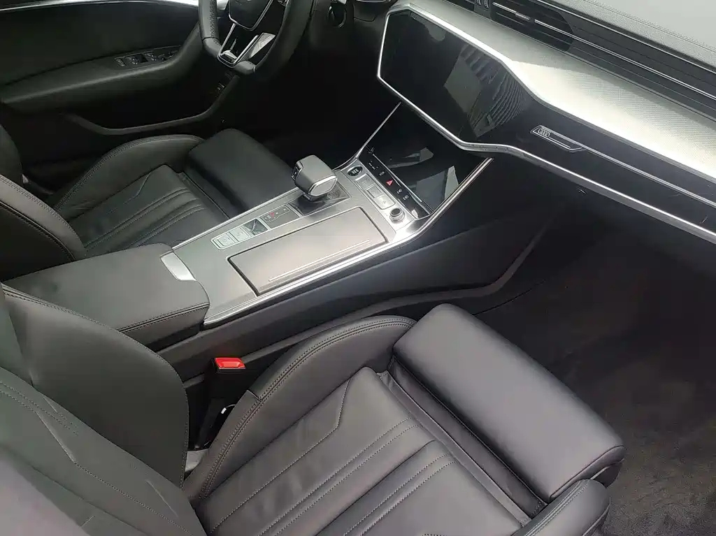 AUDI A7 2023