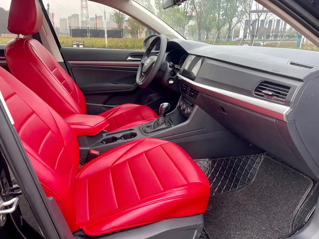 VOLKSWAGEN LAVIDA 2020