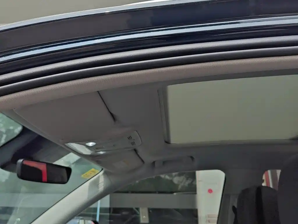 HONGQI HS5 2023
