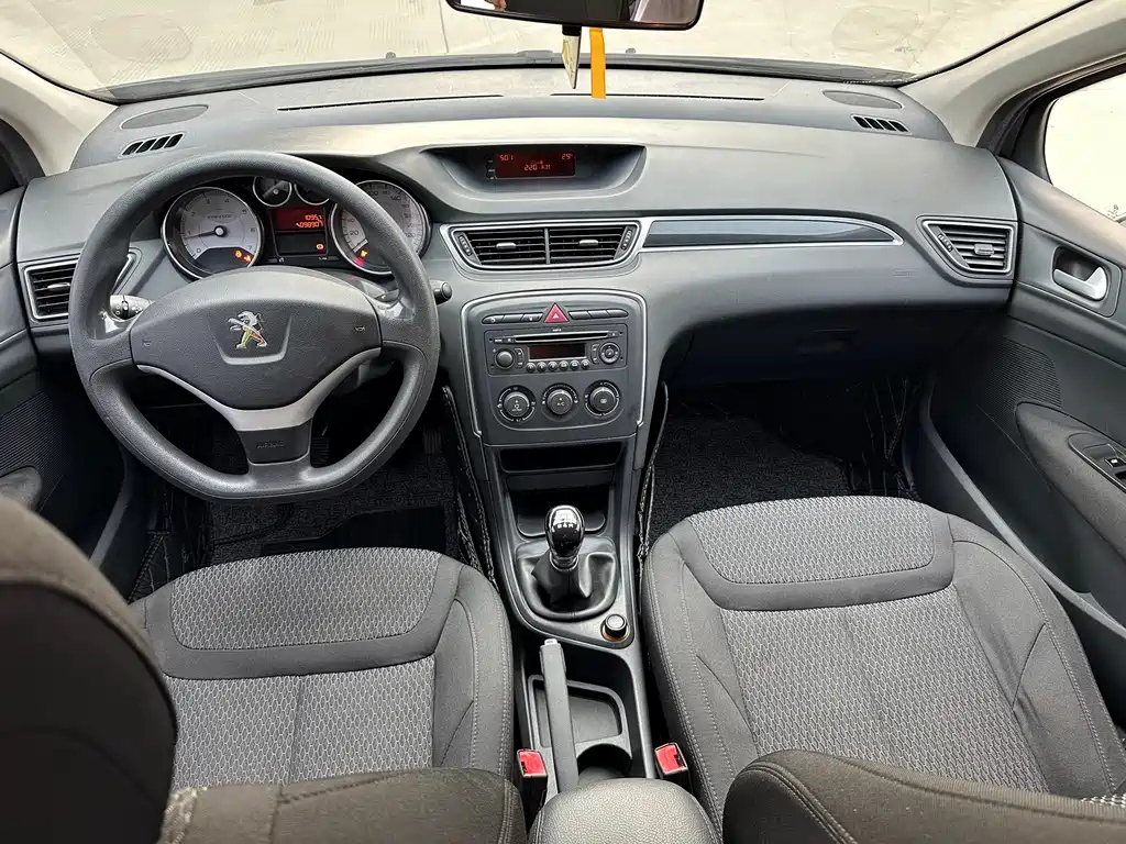 PEUGEOT 308 2012
