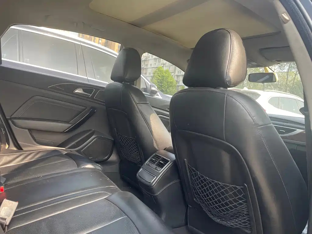 ZOTYE Z700 2016