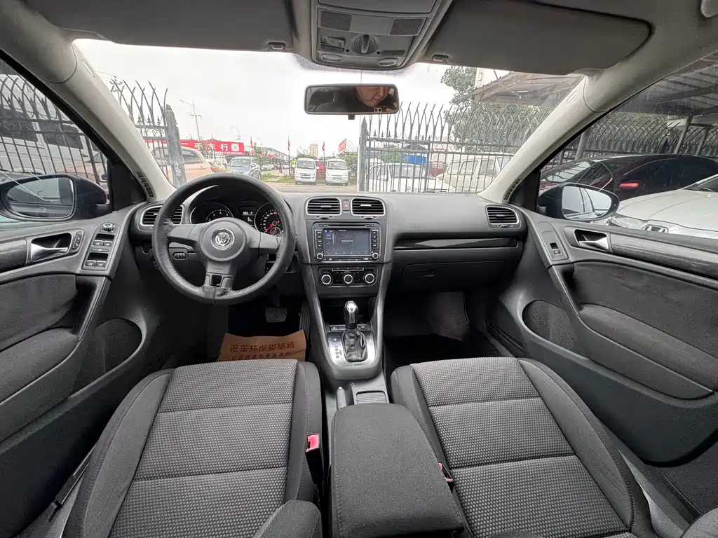 VOLKSWAGEN GOLF 2011