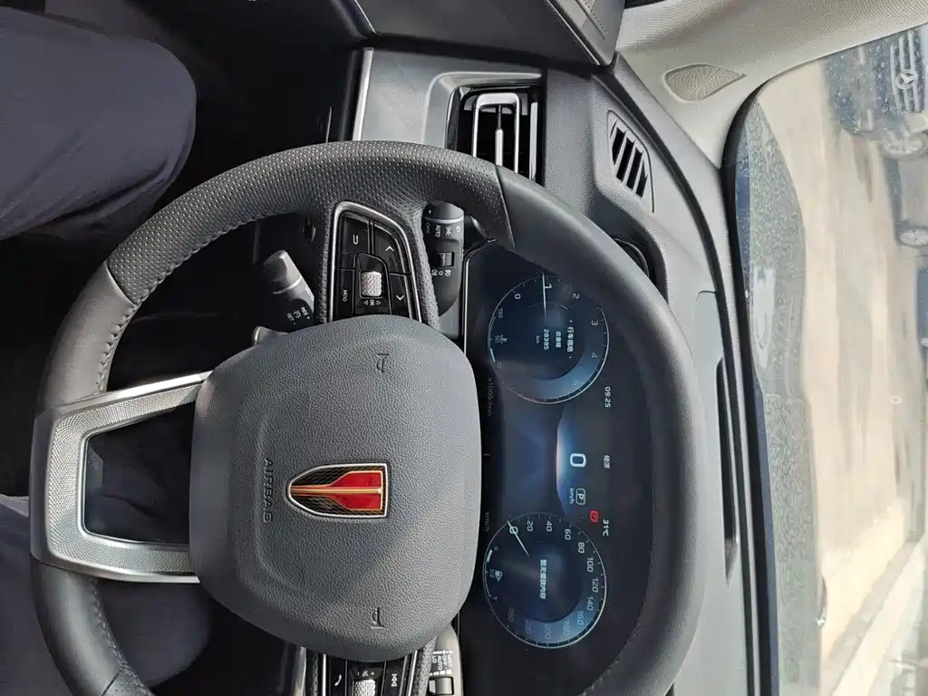 HONGQI HS5 2023