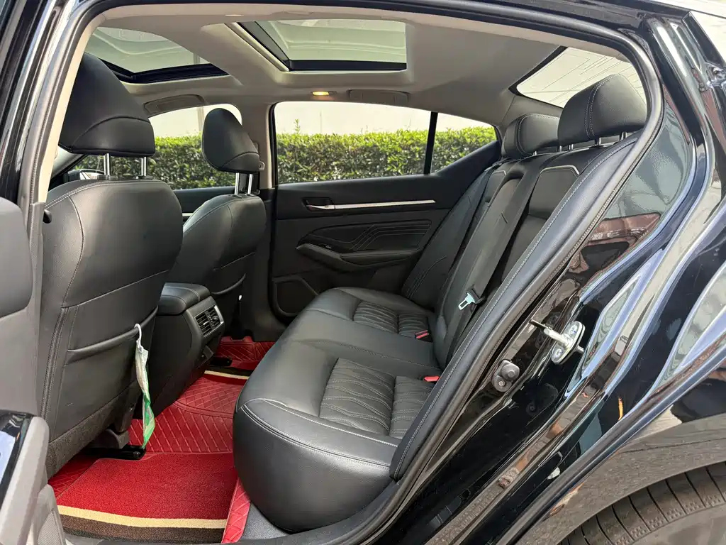 NISSAN TEANA 2022