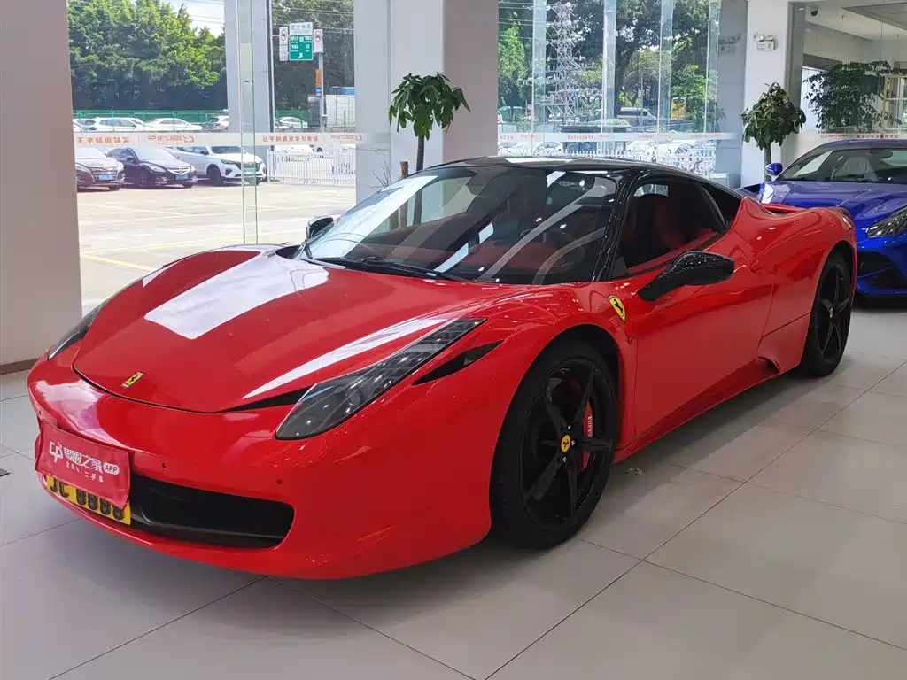 FERRARI 458