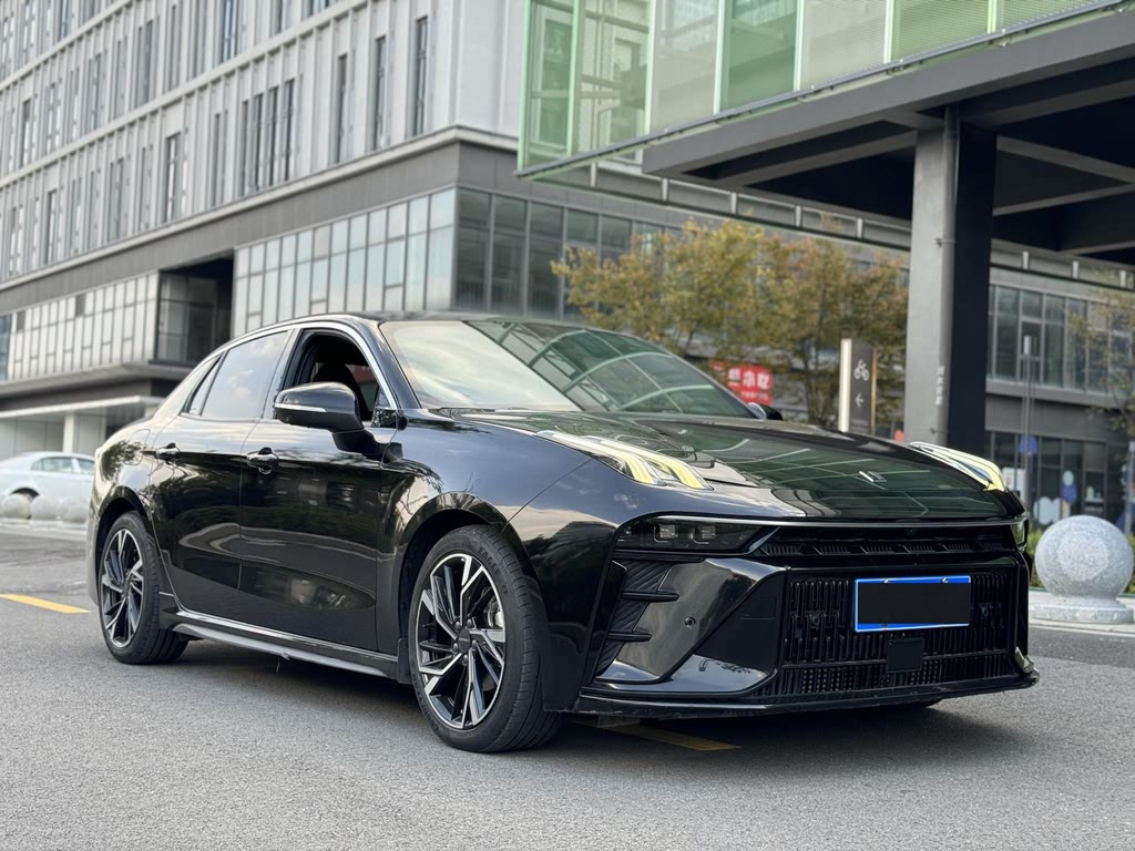 LYNK&CO 03 2023