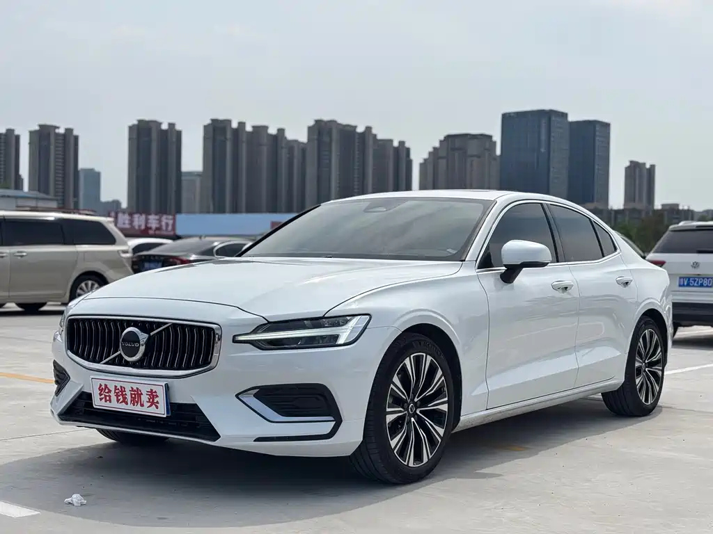 VOLVO S60 2024