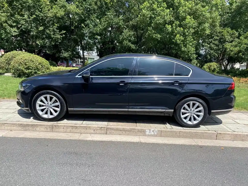 VOLKSWAGEN MAGOTAN 2017