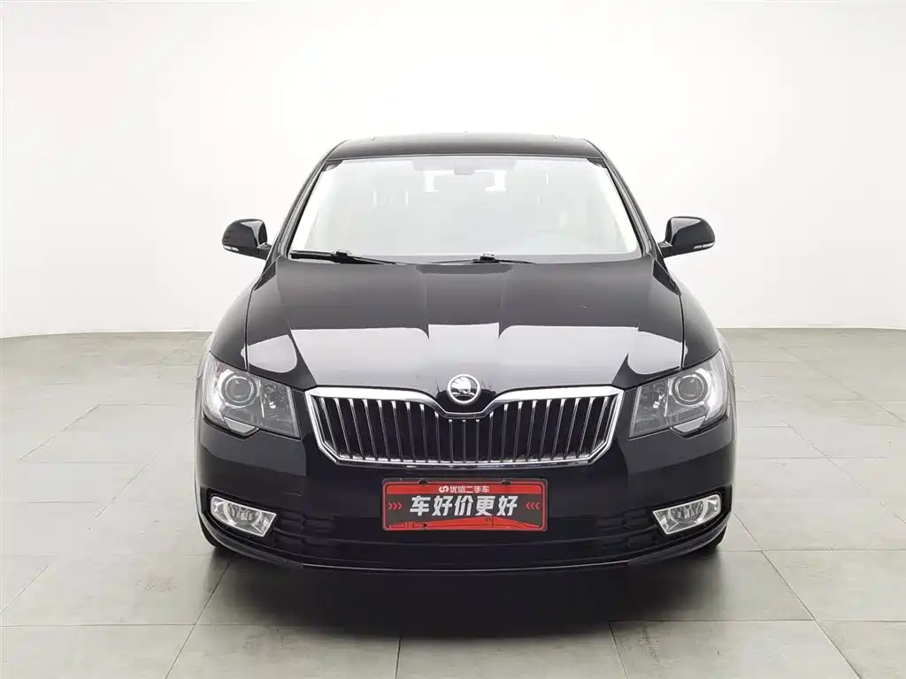 SKODA SUPERB 2013