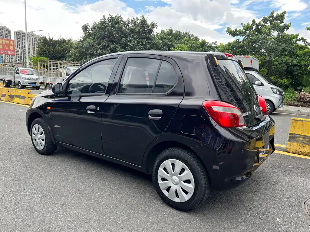 VENUCIA R30 2014