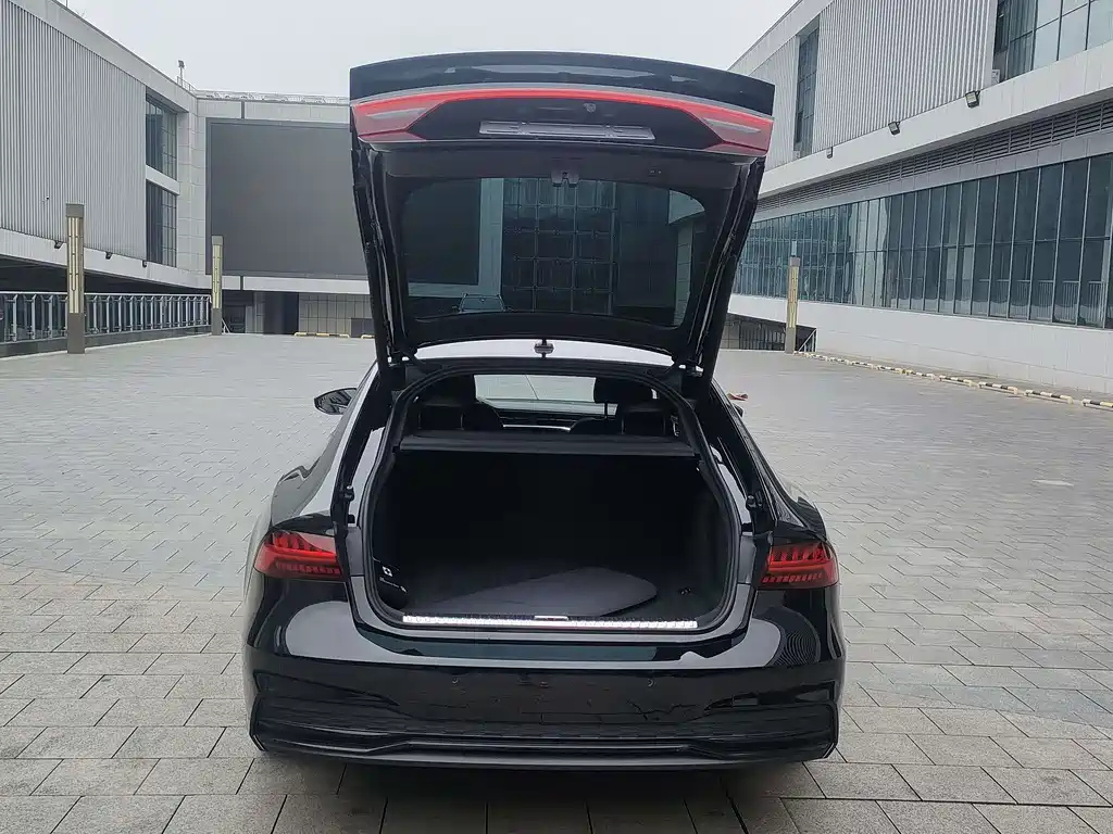 AUDI A7 2023