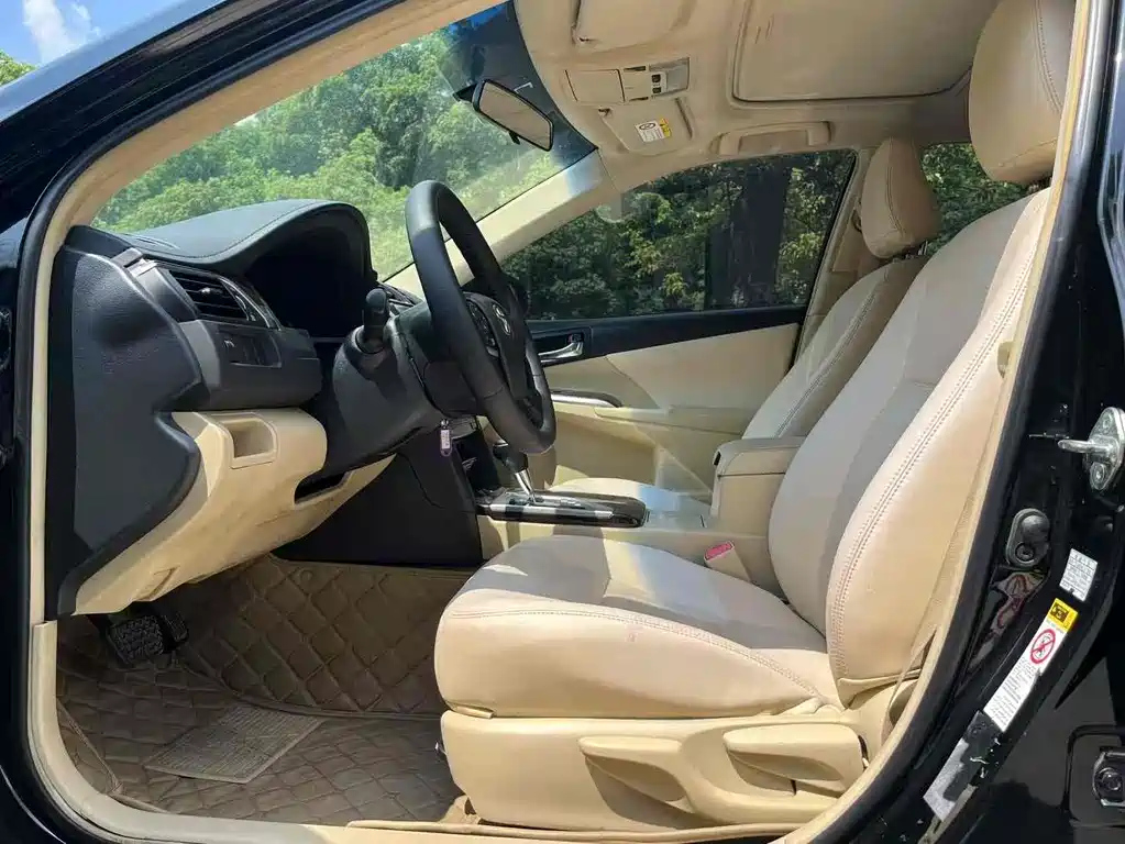 TOYOTA CAMRY 2015