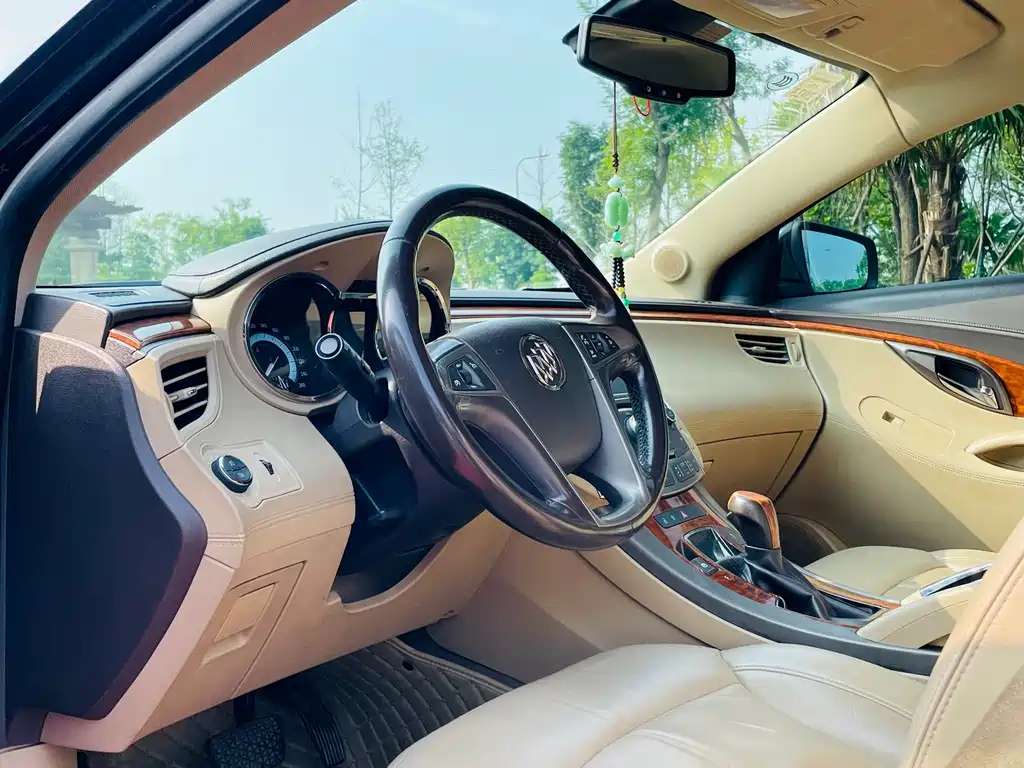 BUICK LACROSSE 2013