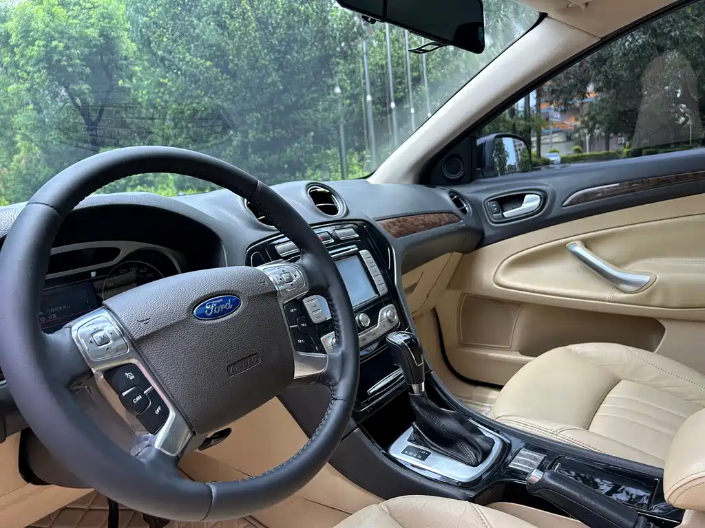 FORD MONDEO - WINNER 2010
