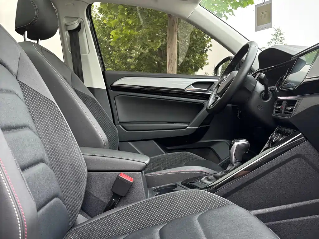 VOLKSWAGEN TAYRON 2019