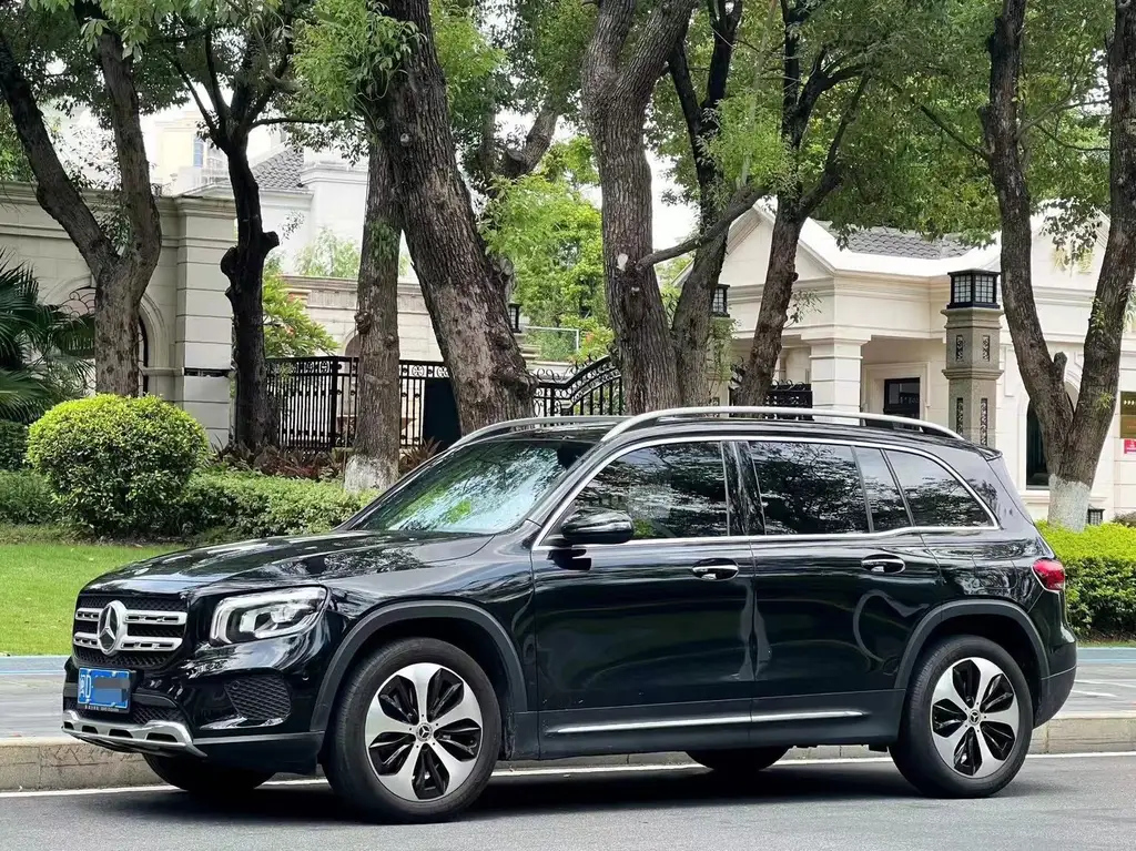 MERCEDES BENZ GLB 2023