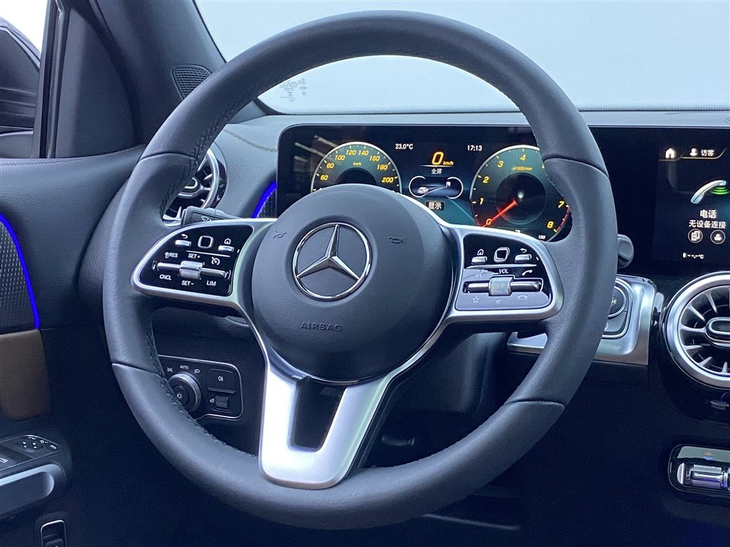 MERCEDES BENZ GLB 2023