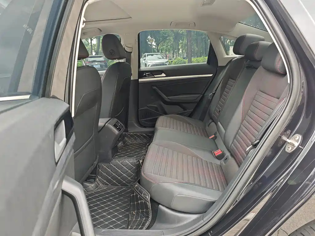 VOLKSWAGEN LAVIDA 2023