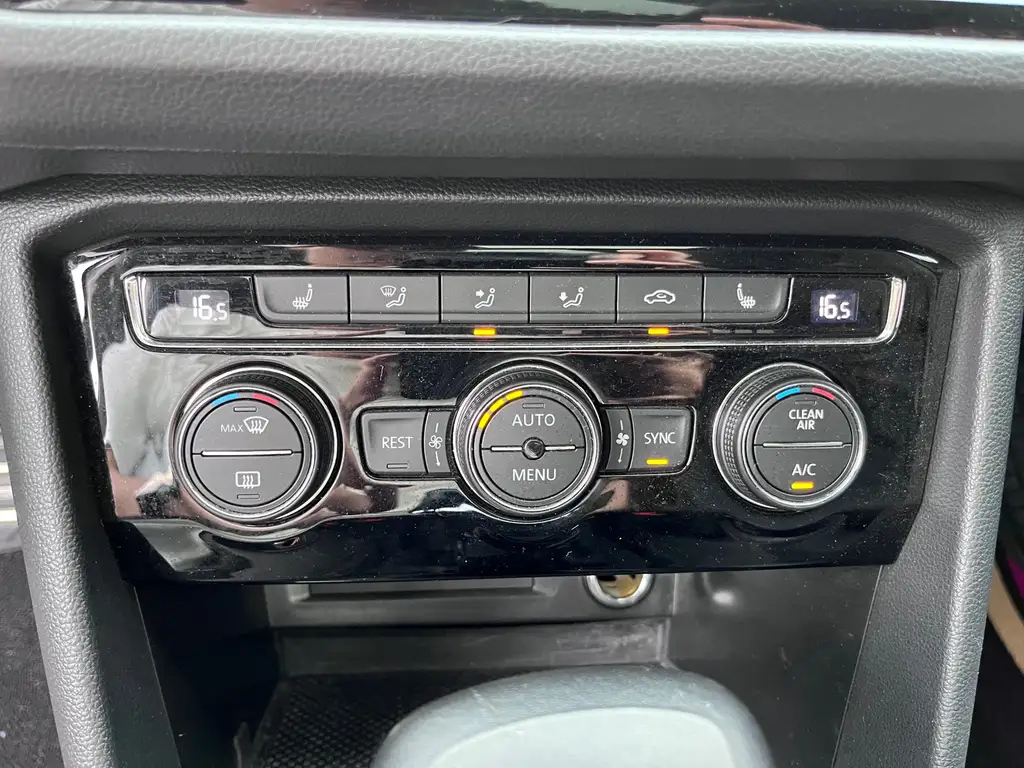 VOLKSWAGEN TIGUAN L 2021