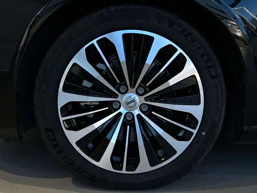 VOLVO S90 2024