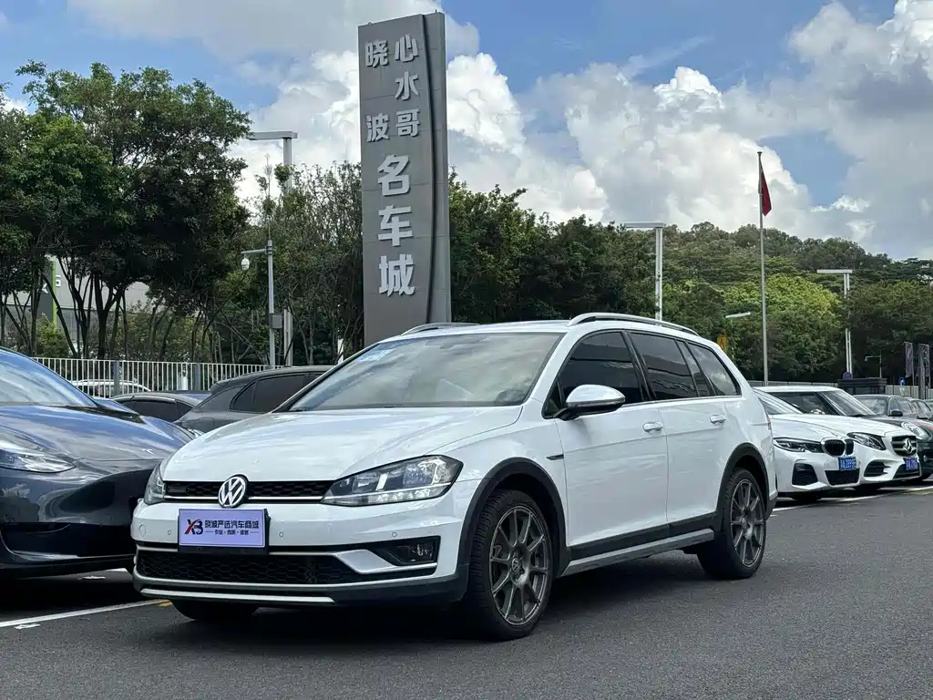 VOLKSWAGEN GOLF IMPORT 2019