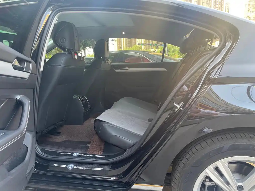 VOLKSWAGEN MAGOTAN 2024