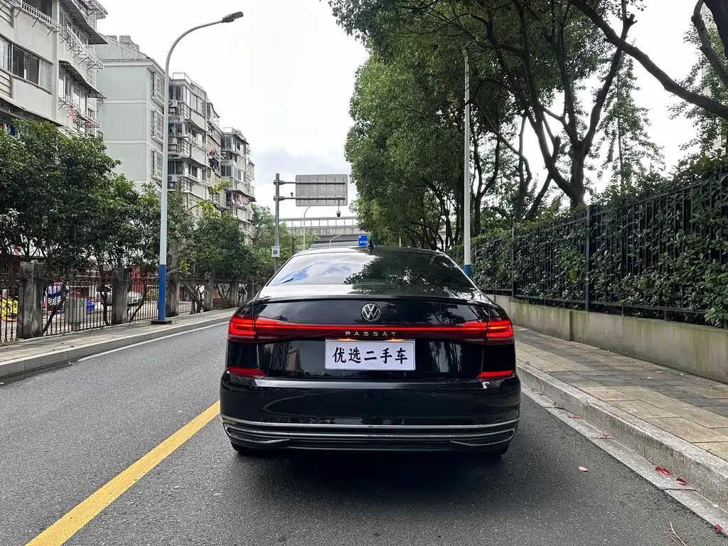 VOLKSWAGEN PASSAT 2021