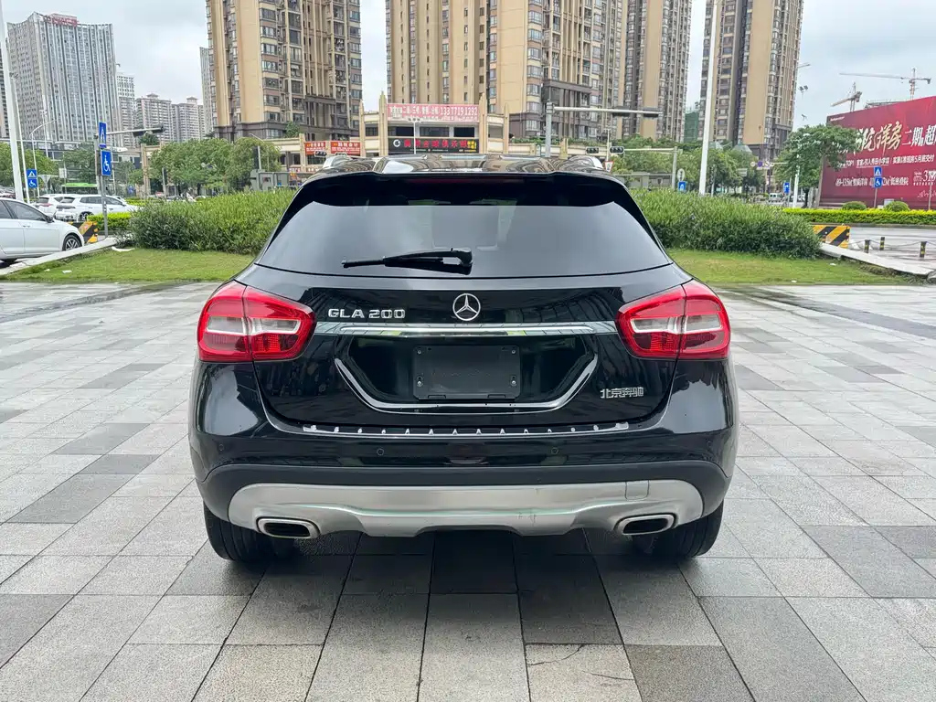MERCEDES BENZ GLA 2015