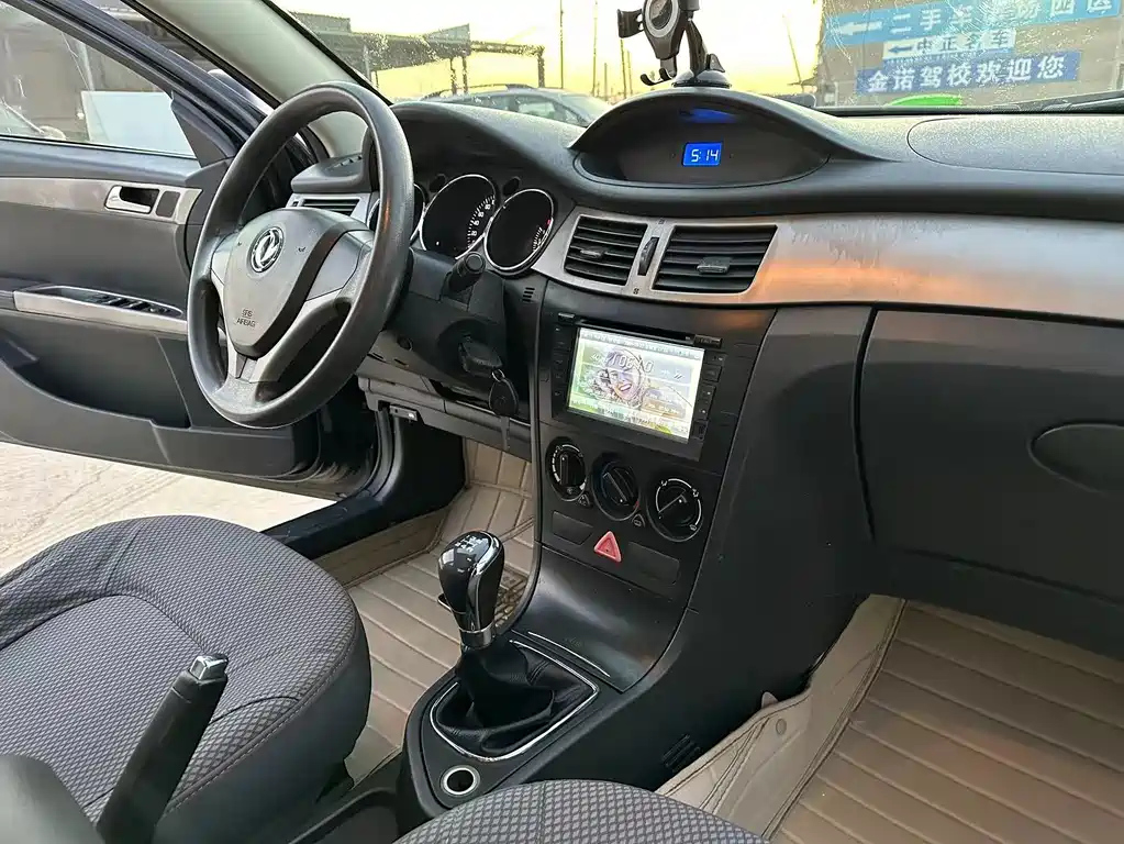 DONGFENG AEOLUS S30 2014