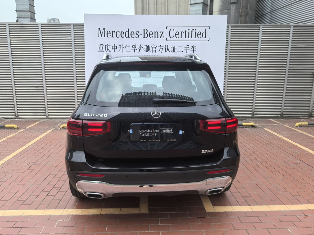 MERCEDES BENZ GLB 2024