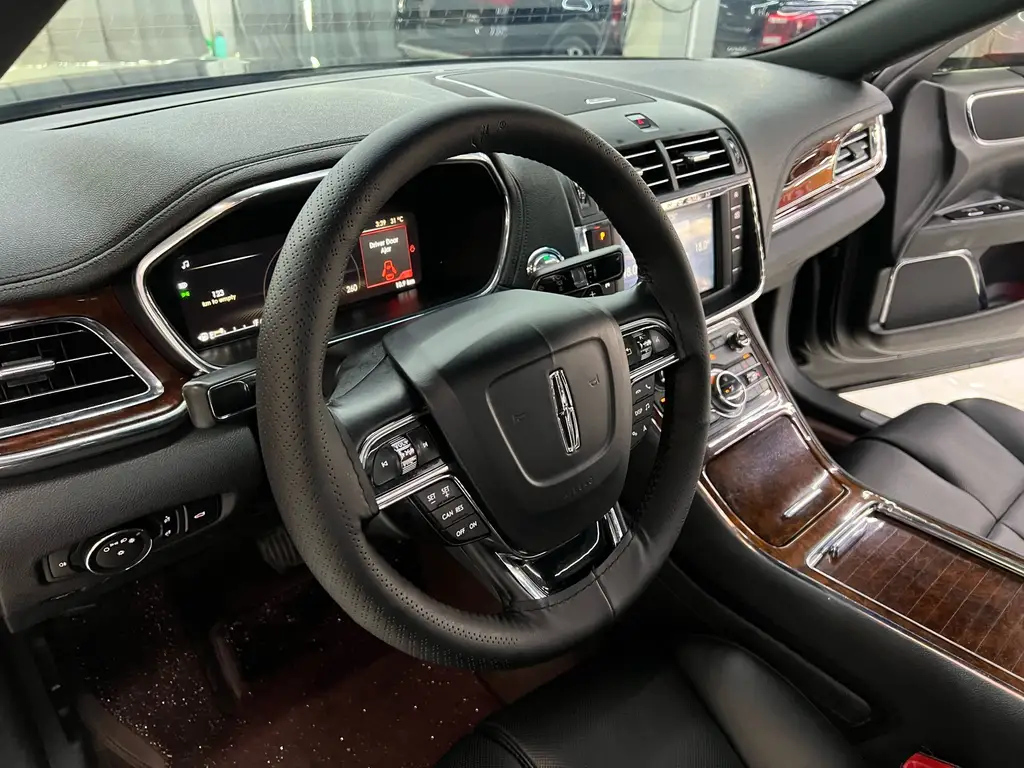 LINCOLN CONTINENTAL 2019