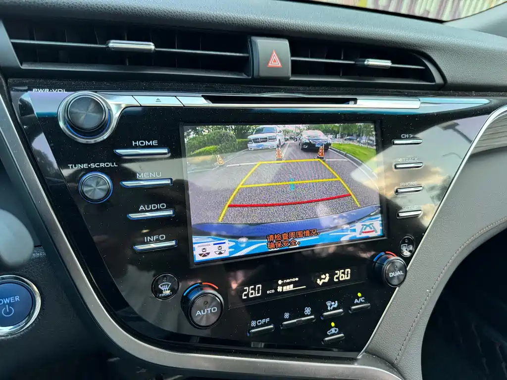 TOYOTA CAMRY 2018