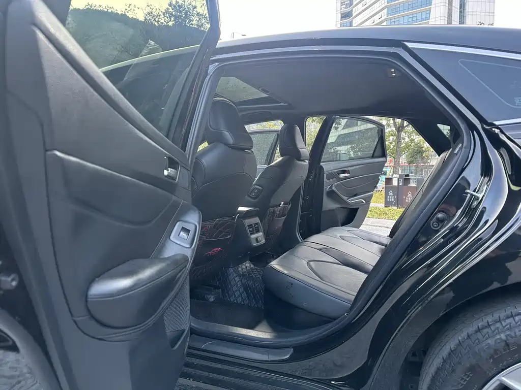 TOYOTA AVALON 2020