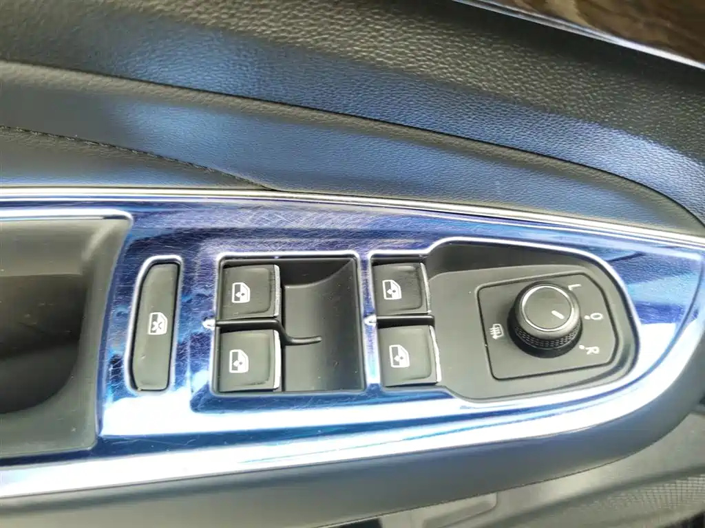 VOLKSWAGEN PASSAT 2019