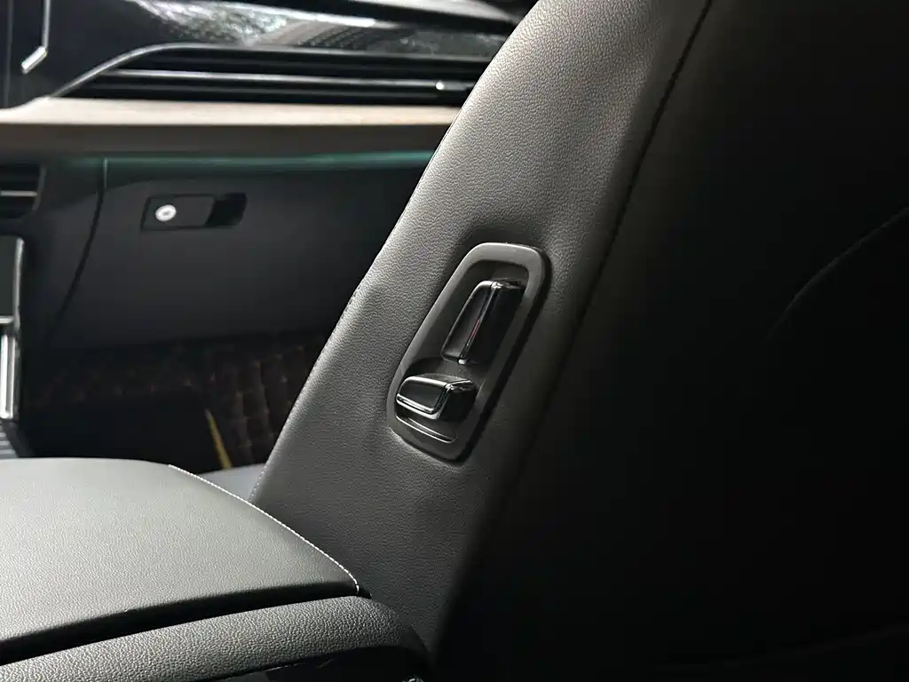 VOLKSWAGEN PASSAT 2021