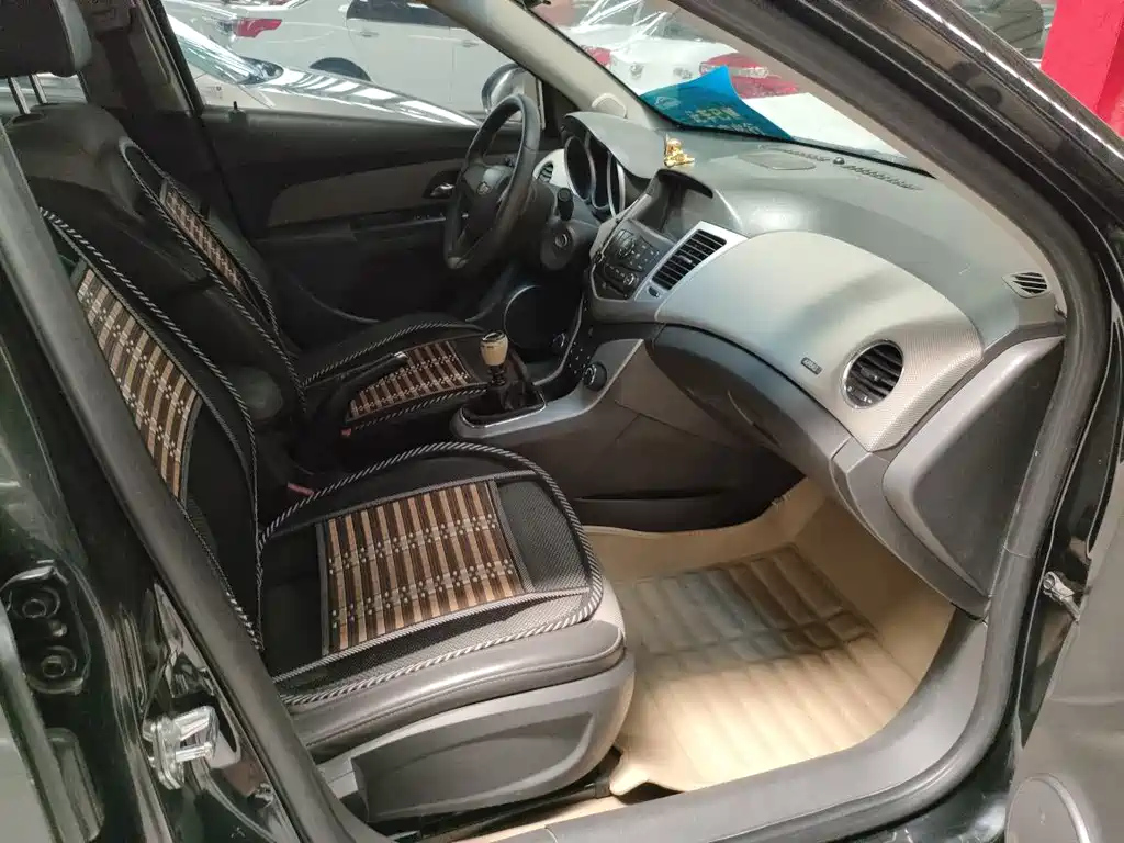 CHEVROLET CRUZE 2011