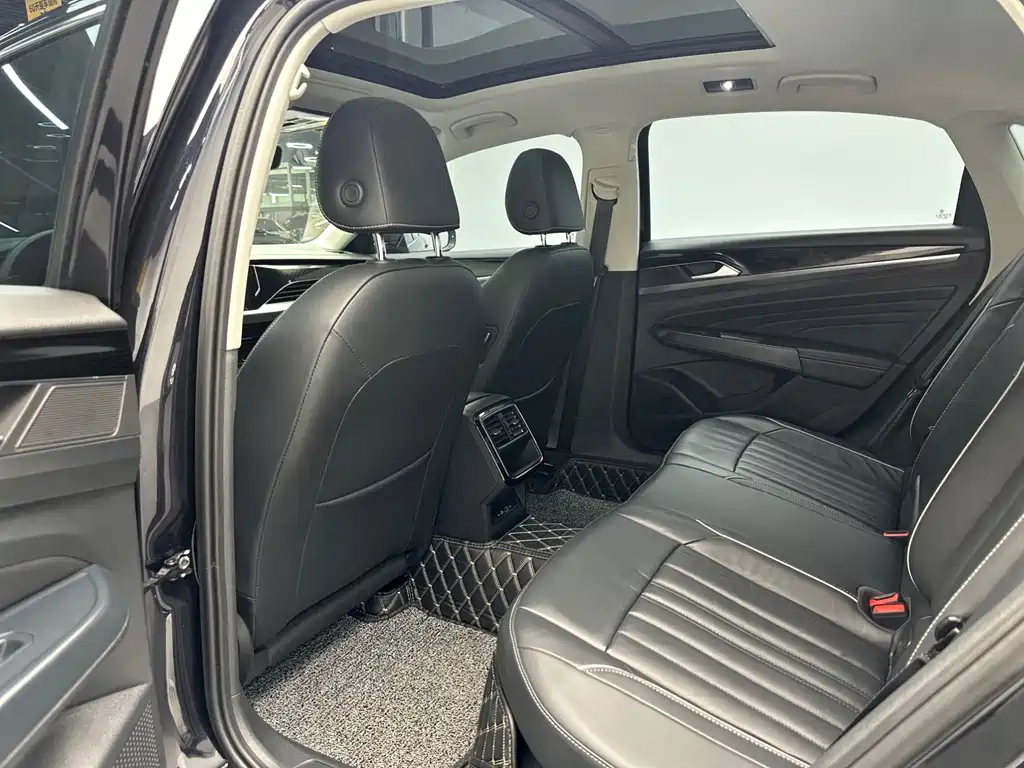 VOLKSWAGEN PASSAT 2022