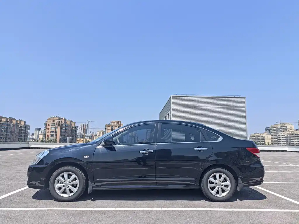 NISSAN SYLPHY 2017