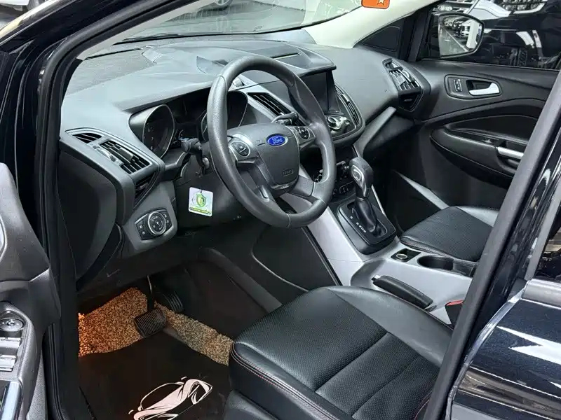 FORD ESCAPE 2015