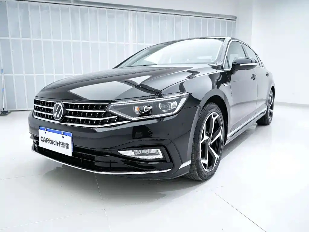 VOLKSWAGEN MAGOTAN 2023