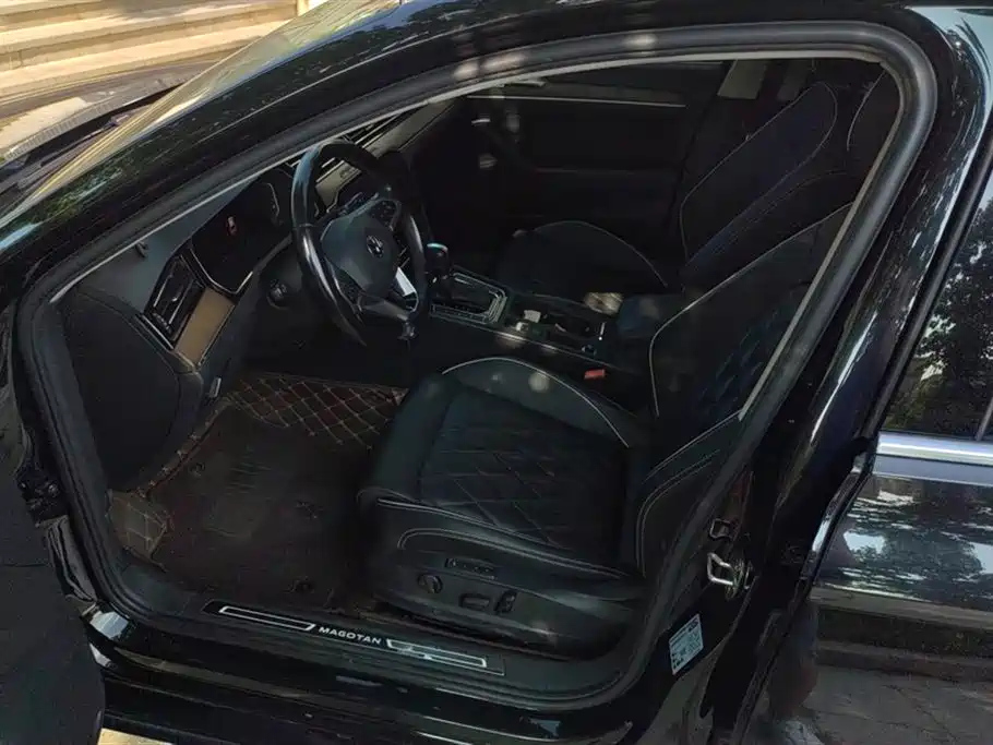 VOLKSWAGEN MAGOTAN 2020