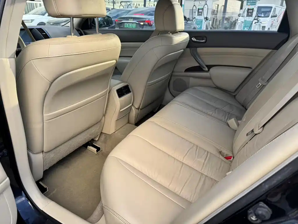 NISSAN TEANA 2009
