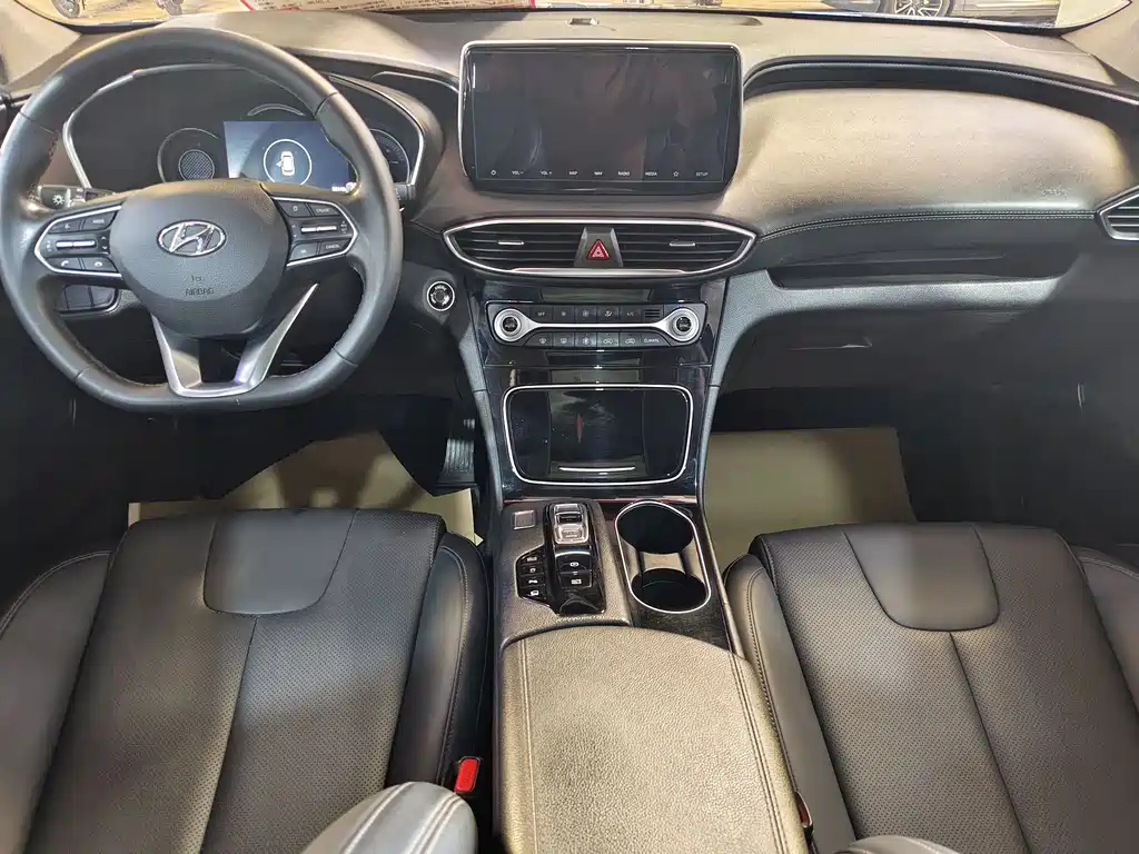 HYUNDAI SANTAFE 2020