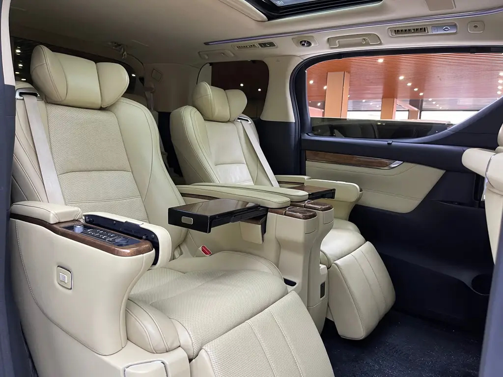 TOYOTA ALPHARD 2018